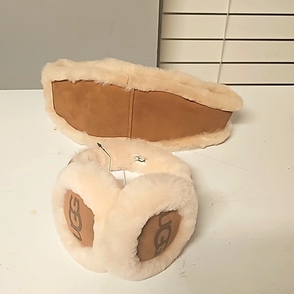 Ugg reversible headband and ear muffset - Picture 2 of 3